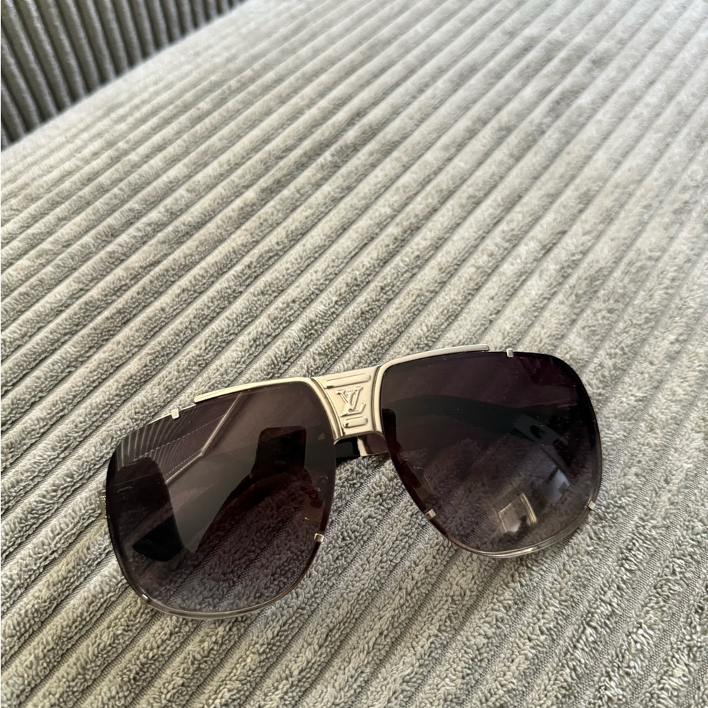 Men’s Louis Vuitton Aviator Sunglasses